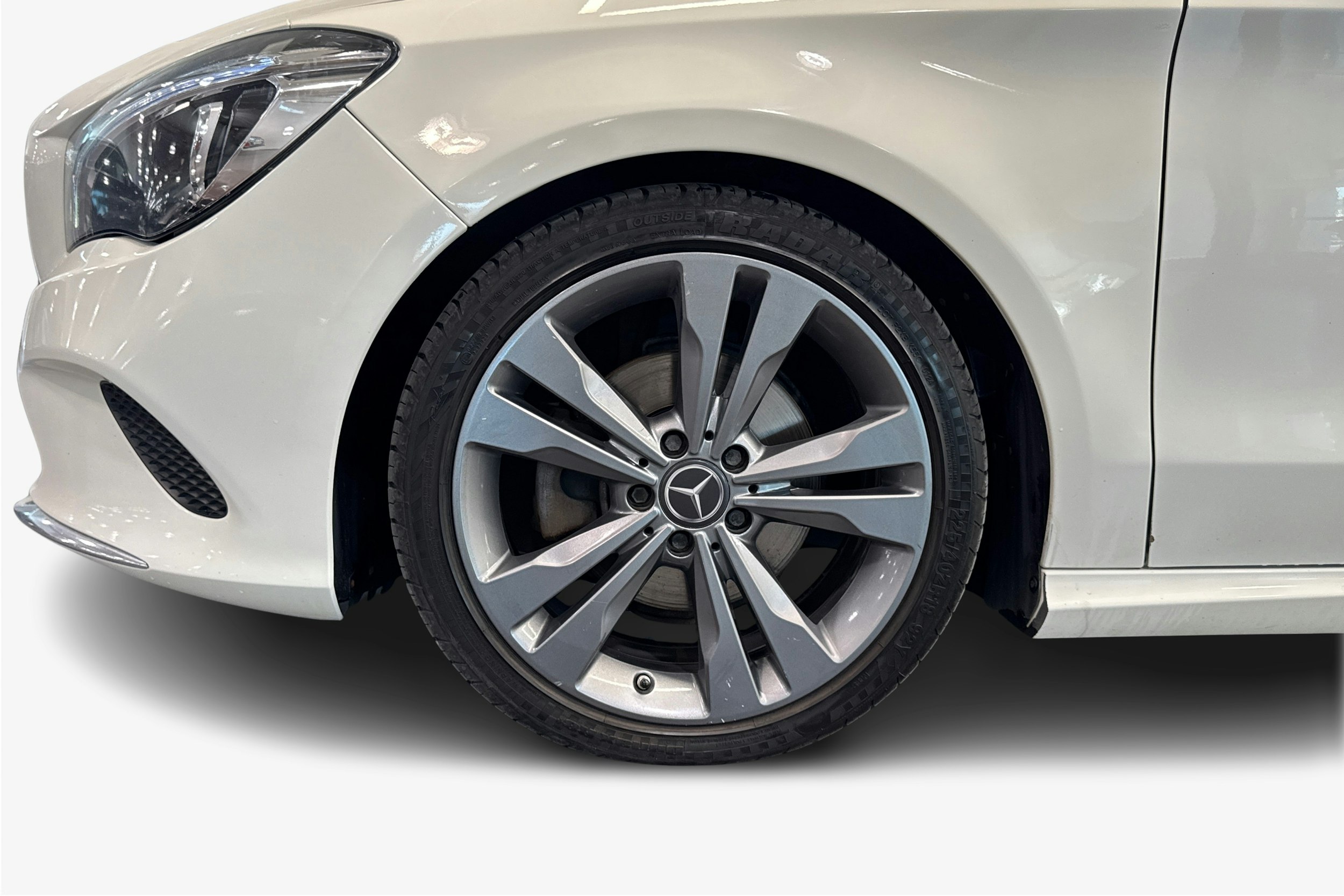 valkoinen Mercedes-Benz CLA 2017 kuva 11.
