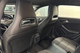 valkoinen Mercedes-Benz CLA 2017 kuva 14.