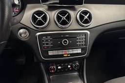 valkoinen Mercedes-Benz CLA 2017 kuva 26.