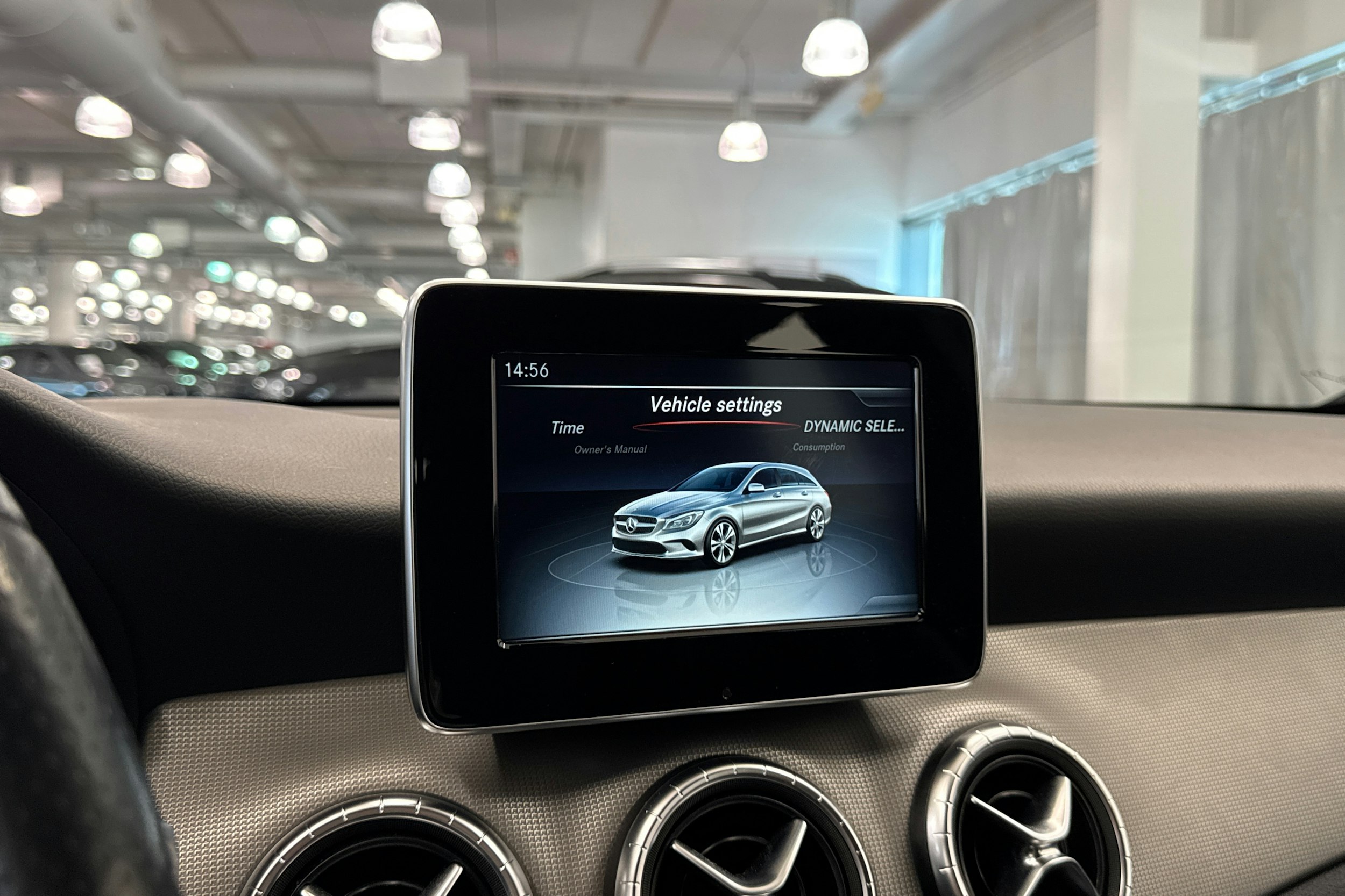 valkoinen Mercedes-Benz CLA 2017 kuva 29.