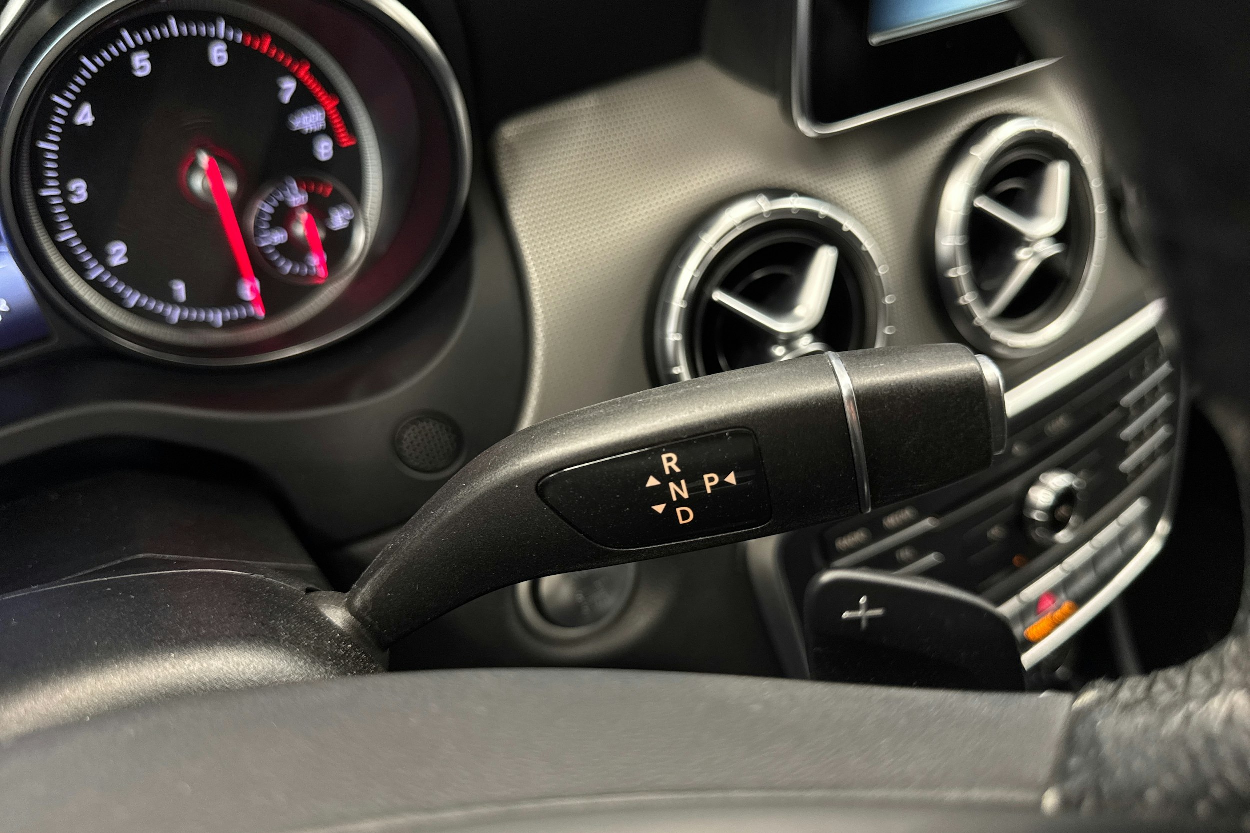 valkoinen Mercedes-Benz CLA 2017 kuva 31.