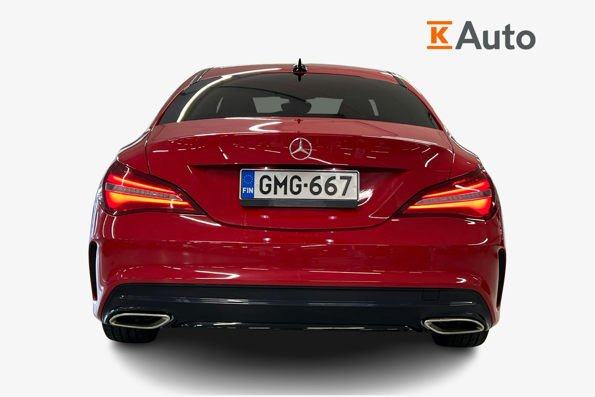 Punainen Mercedes-Benz CLA 2017 kuva 3.