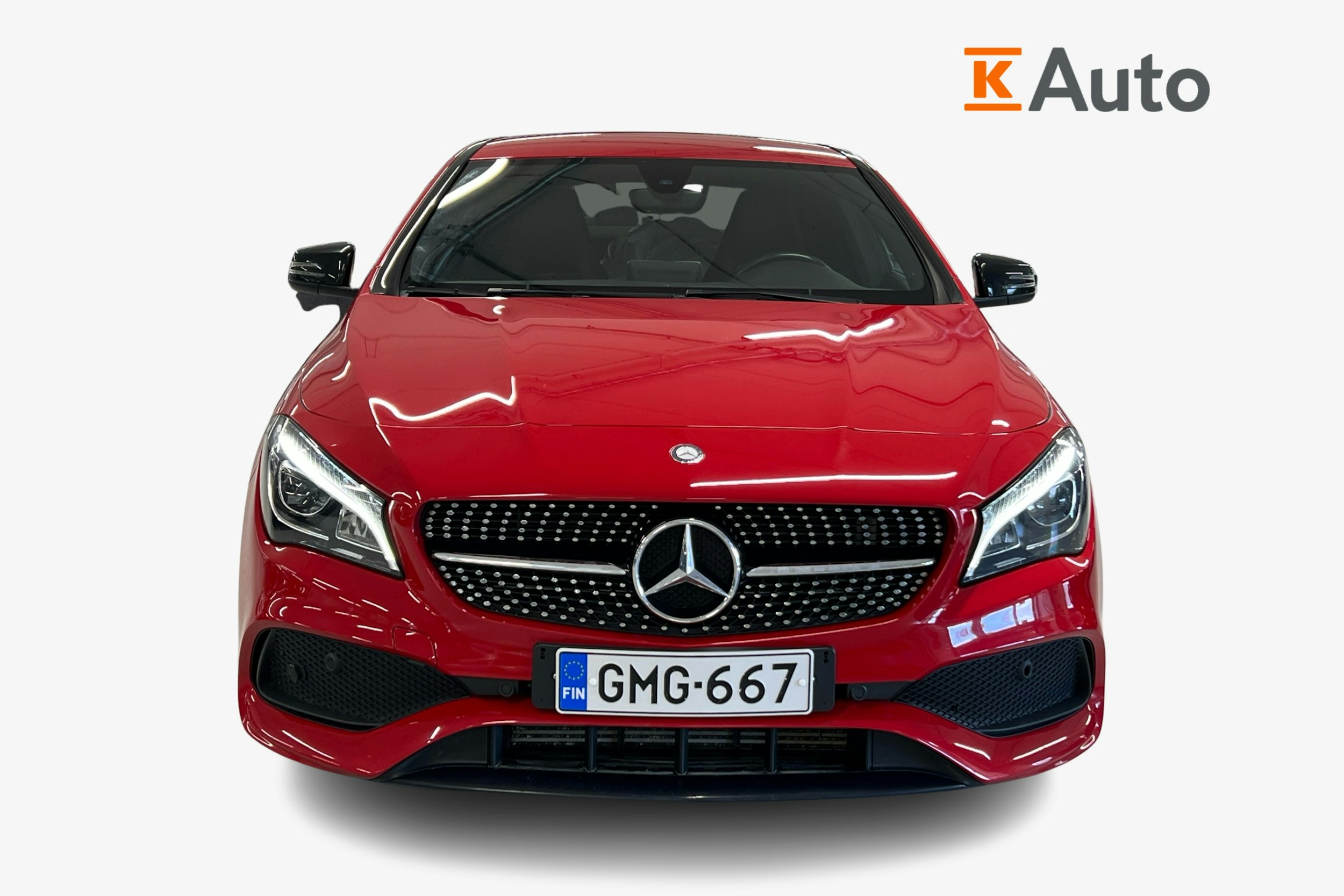Punainen Mercedes-Benz CLA 2017 kuva 4.