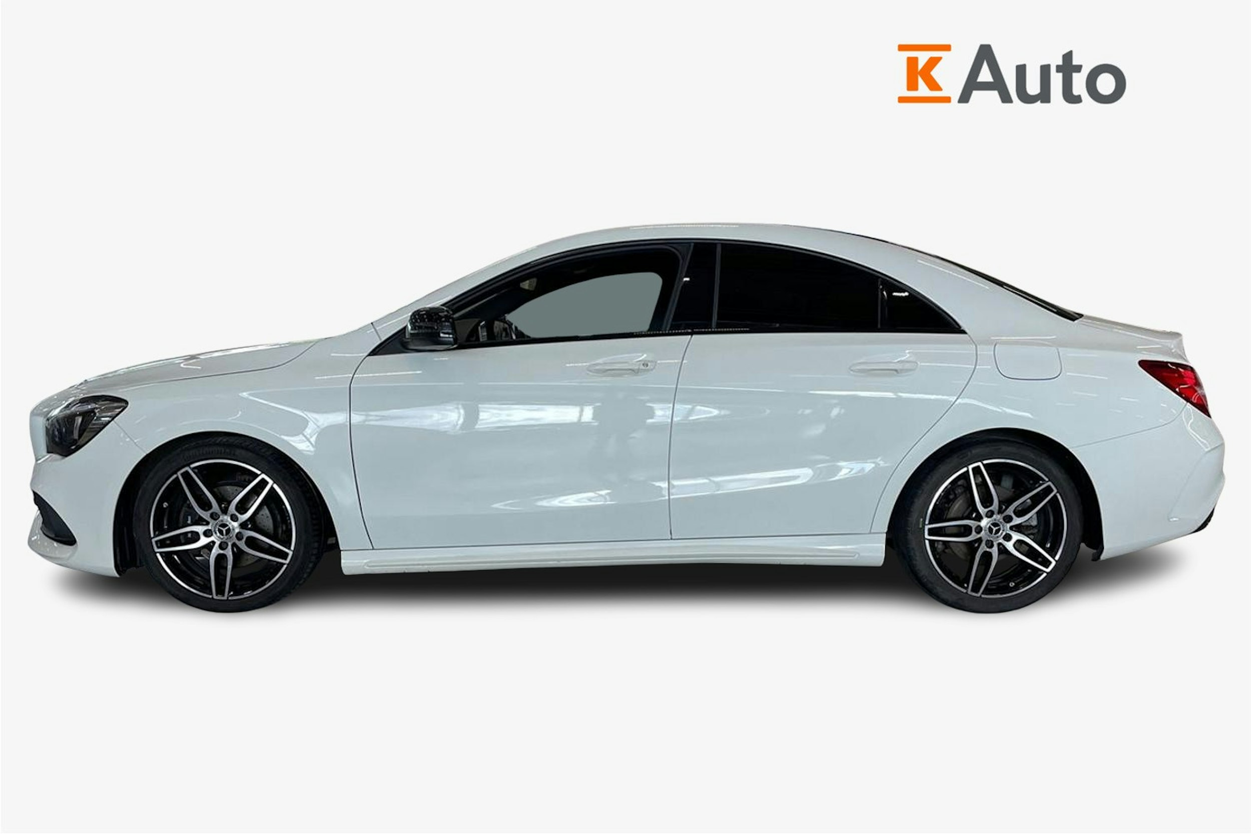 valkoinen Mercedes-Benz CLA 2017 kuva 5.