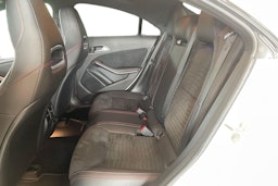 valkoinen Mercedes-Benz CLA 2017 kuva 8.