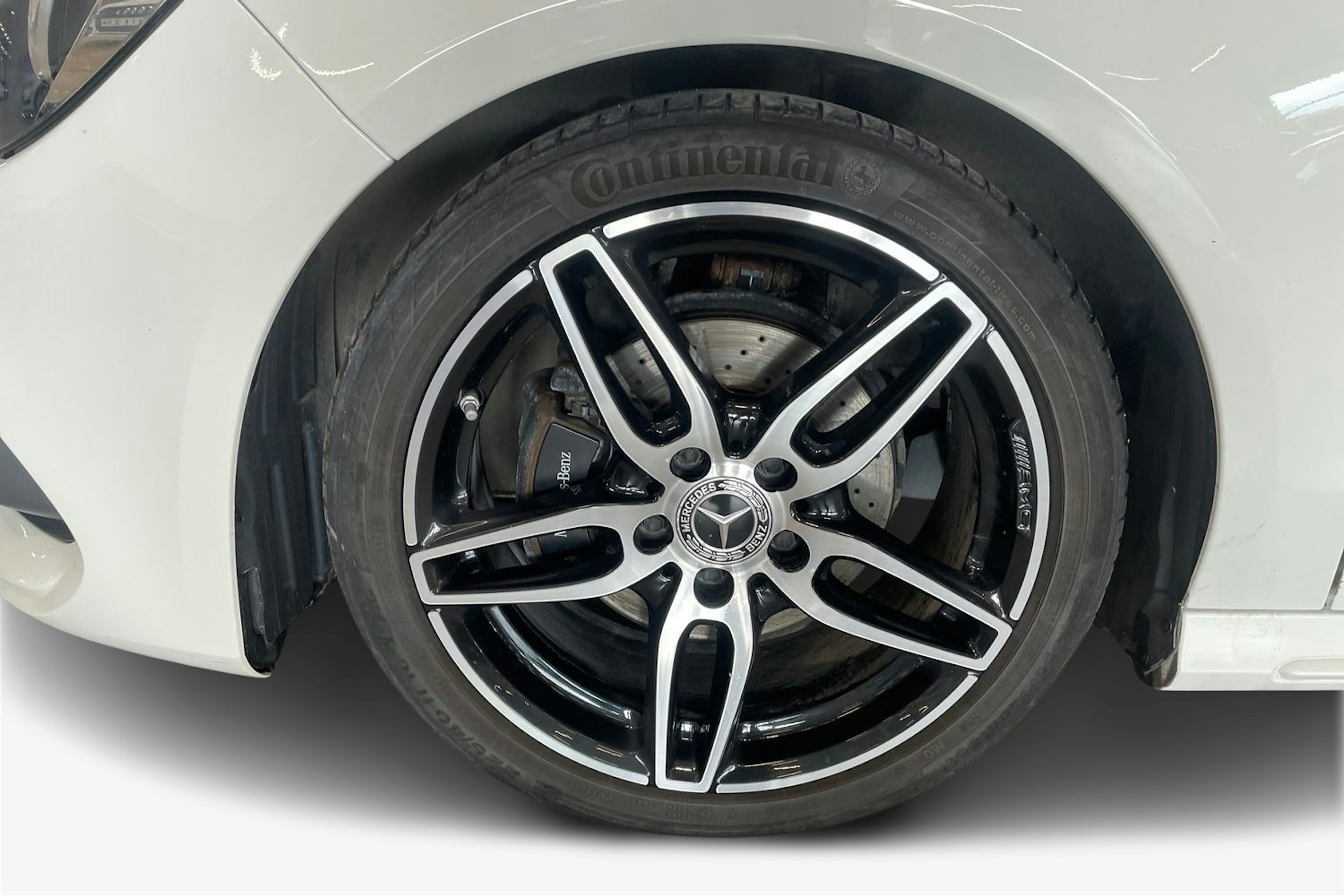 valkoinen Mercedes-Benz CLA 2017 kuva 9.