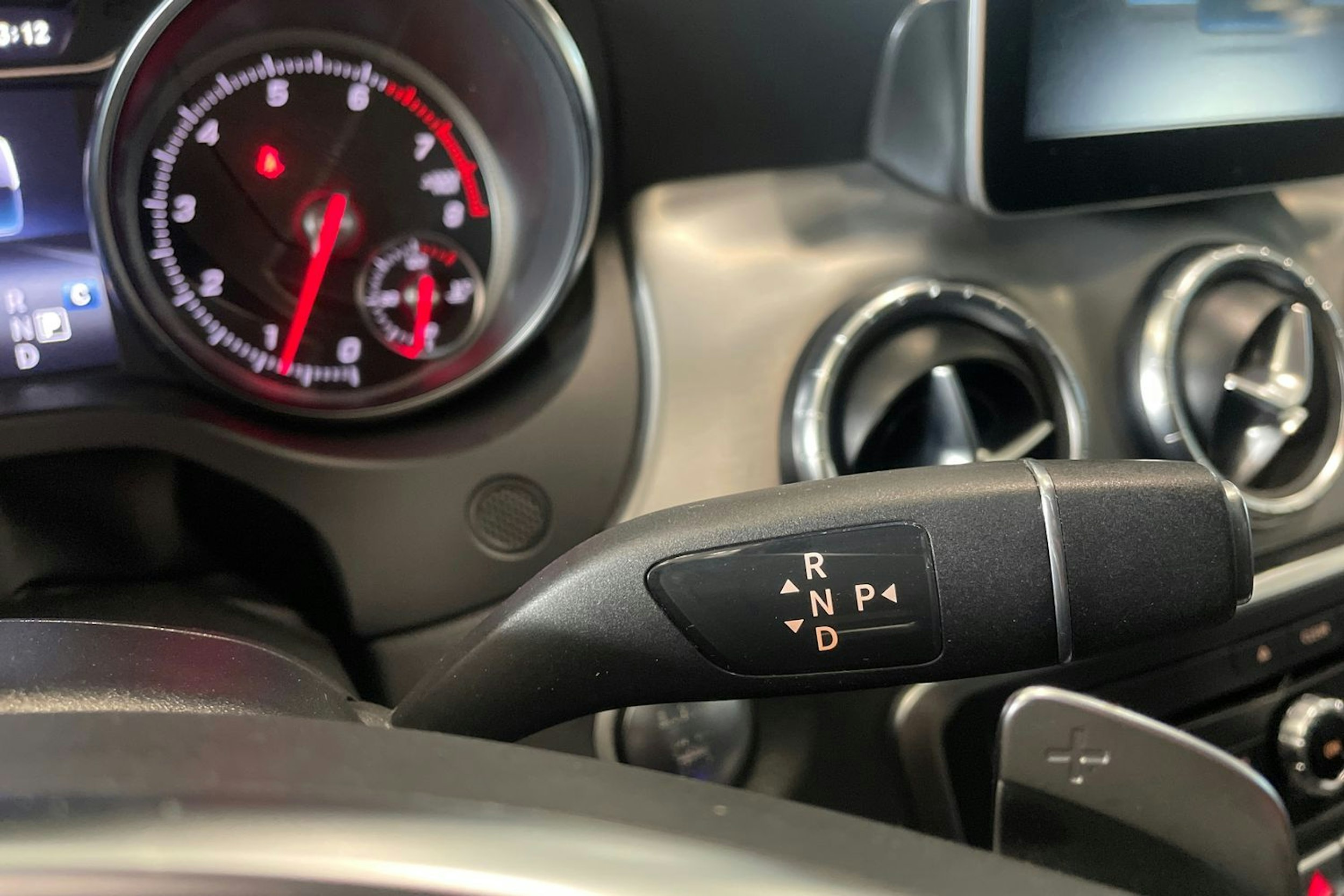 valkoinen Mercedes-Benz CLA 2017 kuva 15.