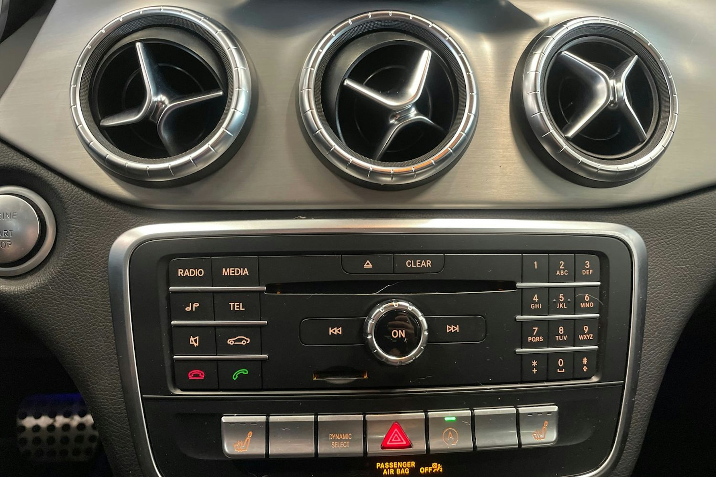 valkoinen Mercedes-Benz CLA 2017 kuva 24.