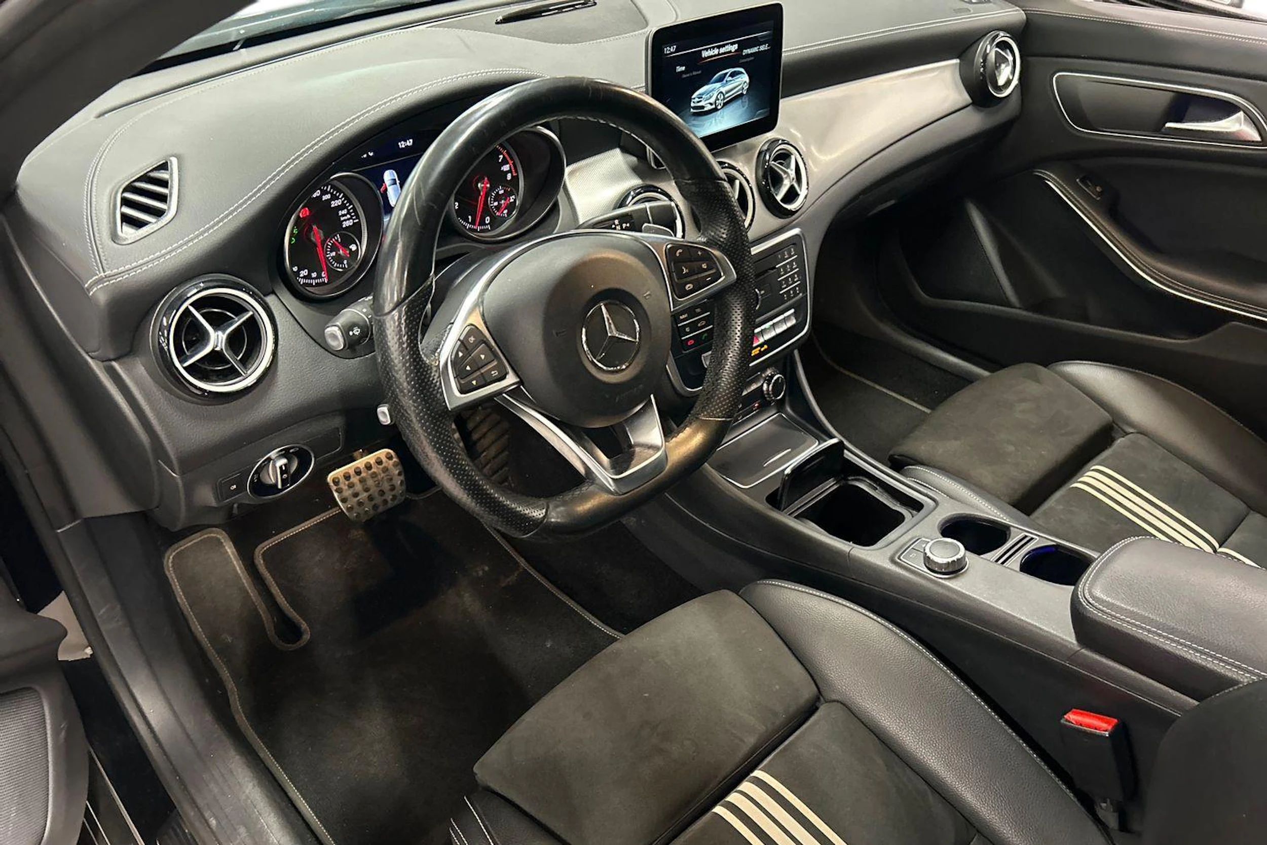 musta Mercedes-Benz CLA 2017 kuva 3.