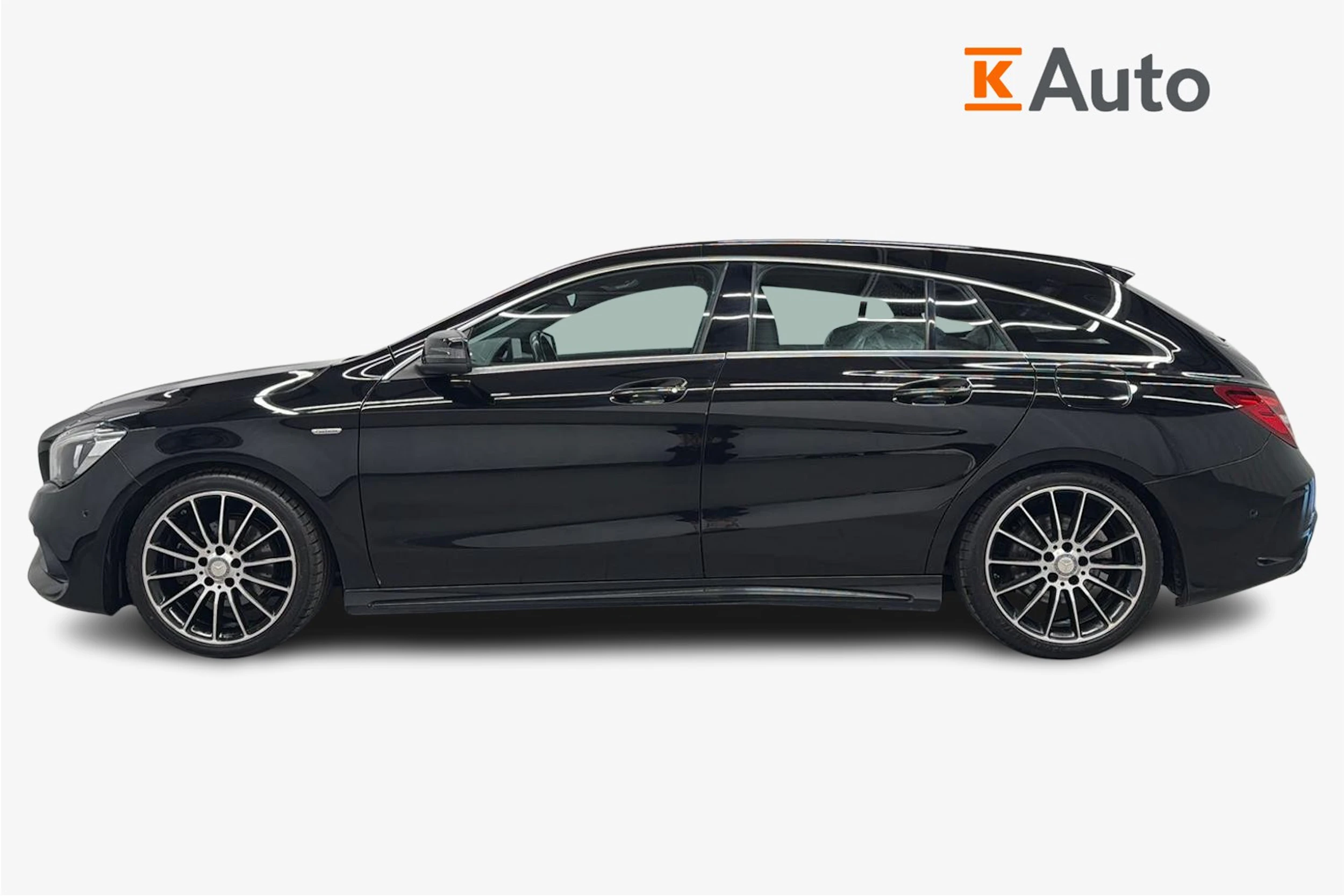 musta Mercedes-Benz CLA 2017 kuva 5.