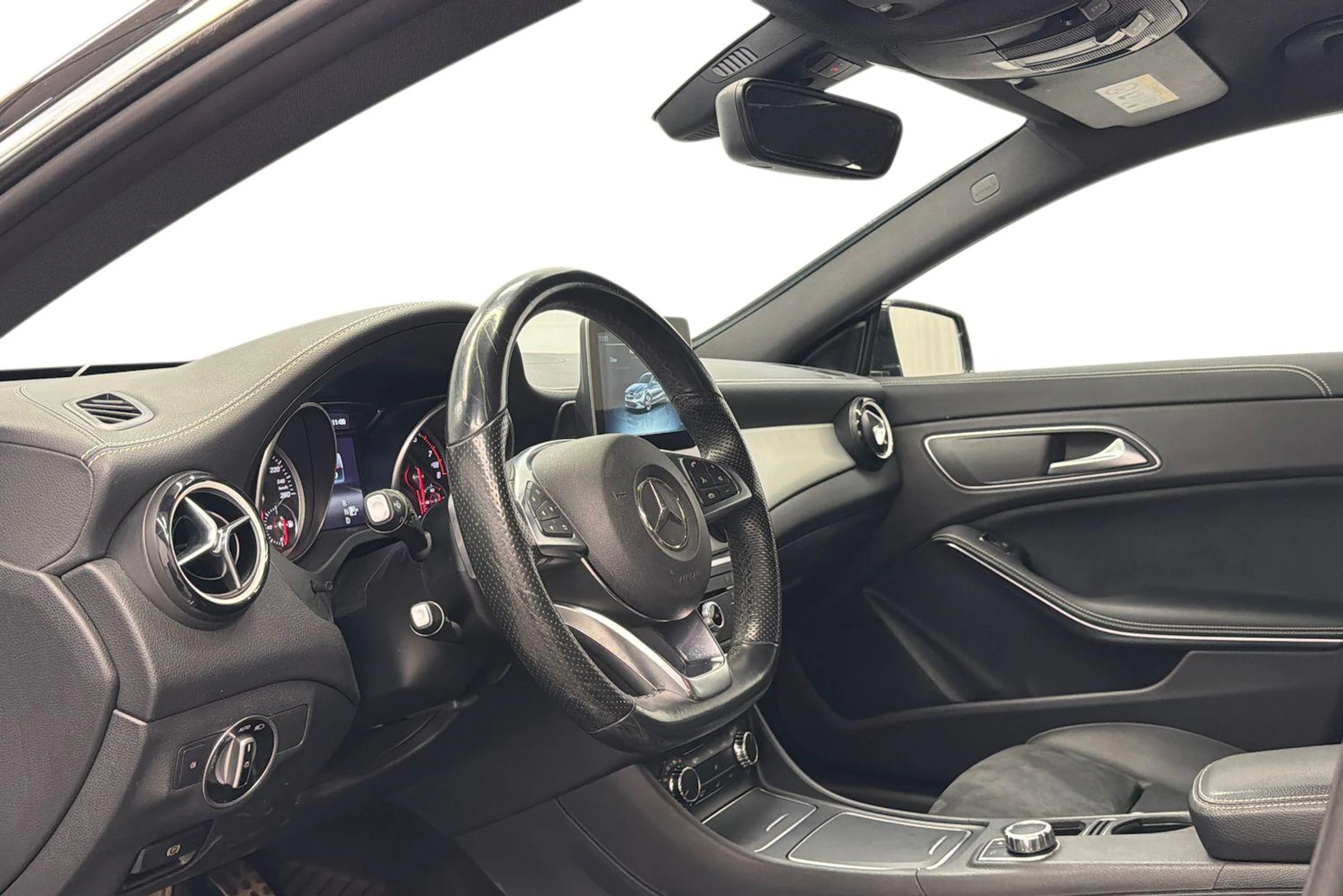 musta Mercedes-Benz CLA 2017 kuva 6.