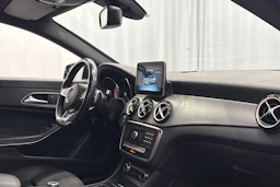 musta Mercedes-Benz CLA 2017 kuva 12.