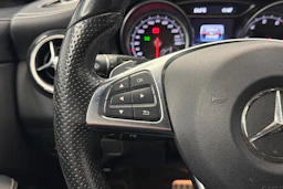 musta Mercedes-Benz CLA 2017 kuva 16.