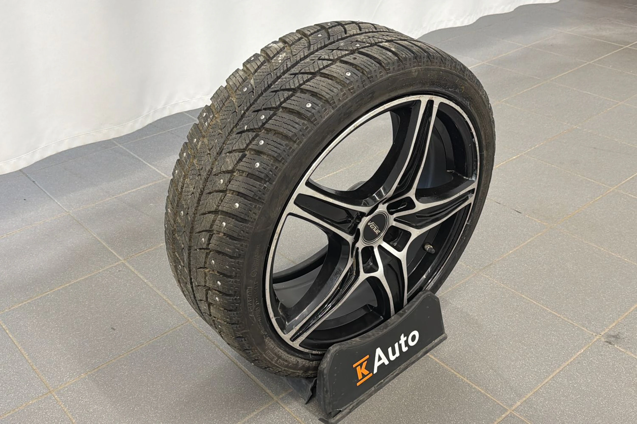 musta Mercedes-Benz CLA 2017 kuva 26.
