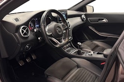 ruskea (beige) Mercedes-Benz CLA 2017 kuva 7.