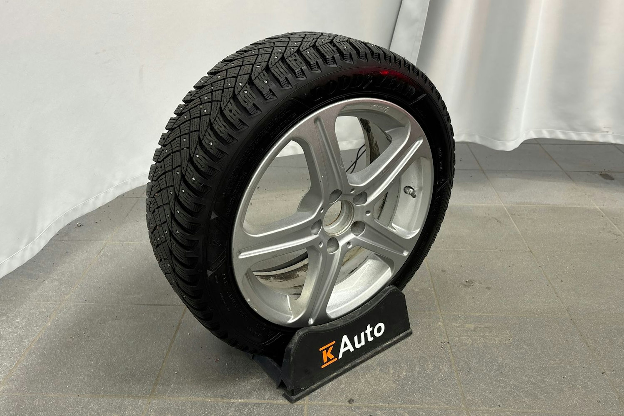 ruskea (beige) Mercedes-Benz CLA 2017 kuva 14.