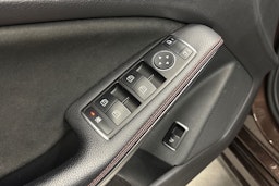 ruskea (beige) Mercedes-Benz CLA 2017 kuva 16.