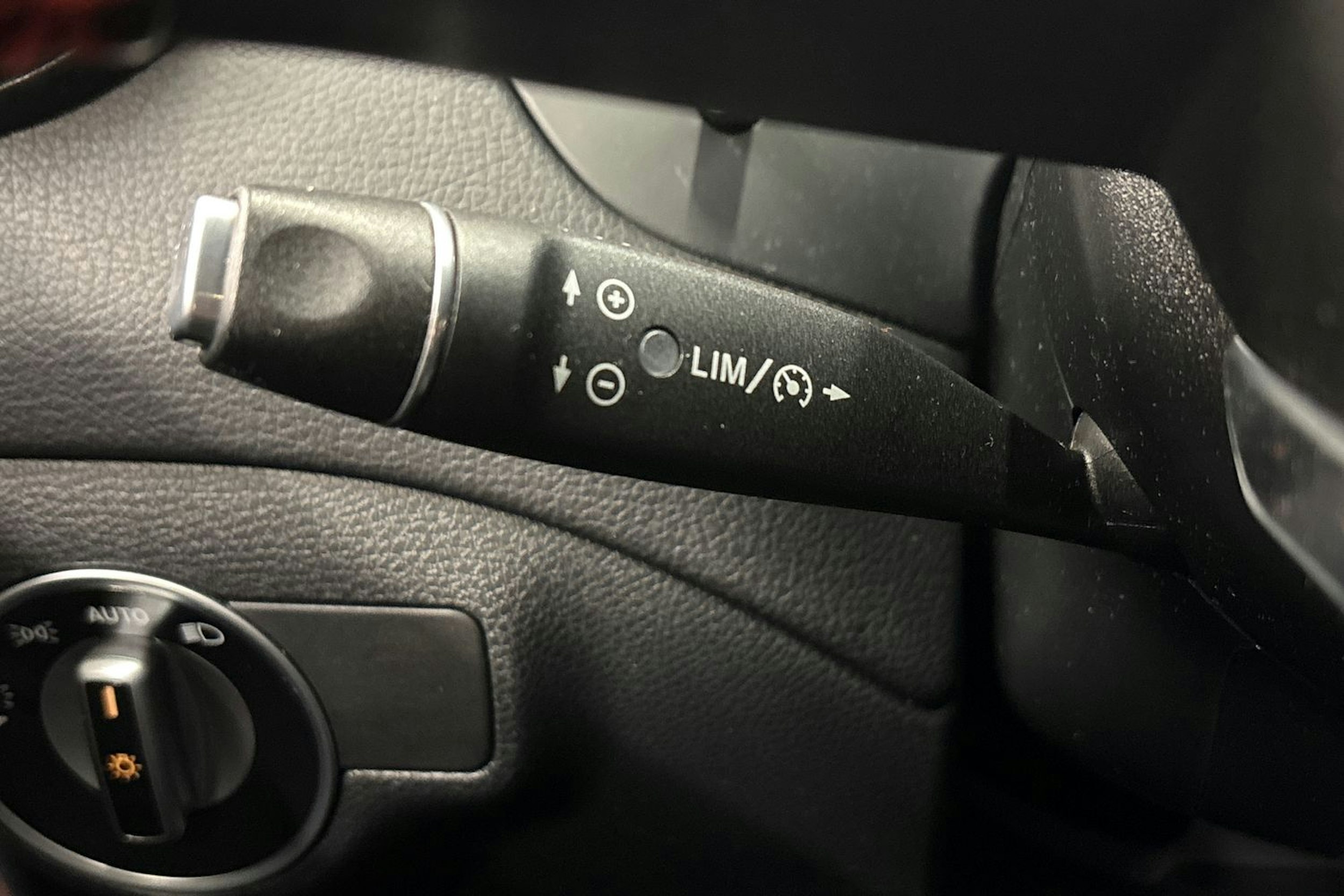 ruskea (beige) Mercedes-Benz CLA 2017 kuva 20.