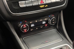 ruskea (beige) Mercedes-Benz CLA 2017 kuva 25.