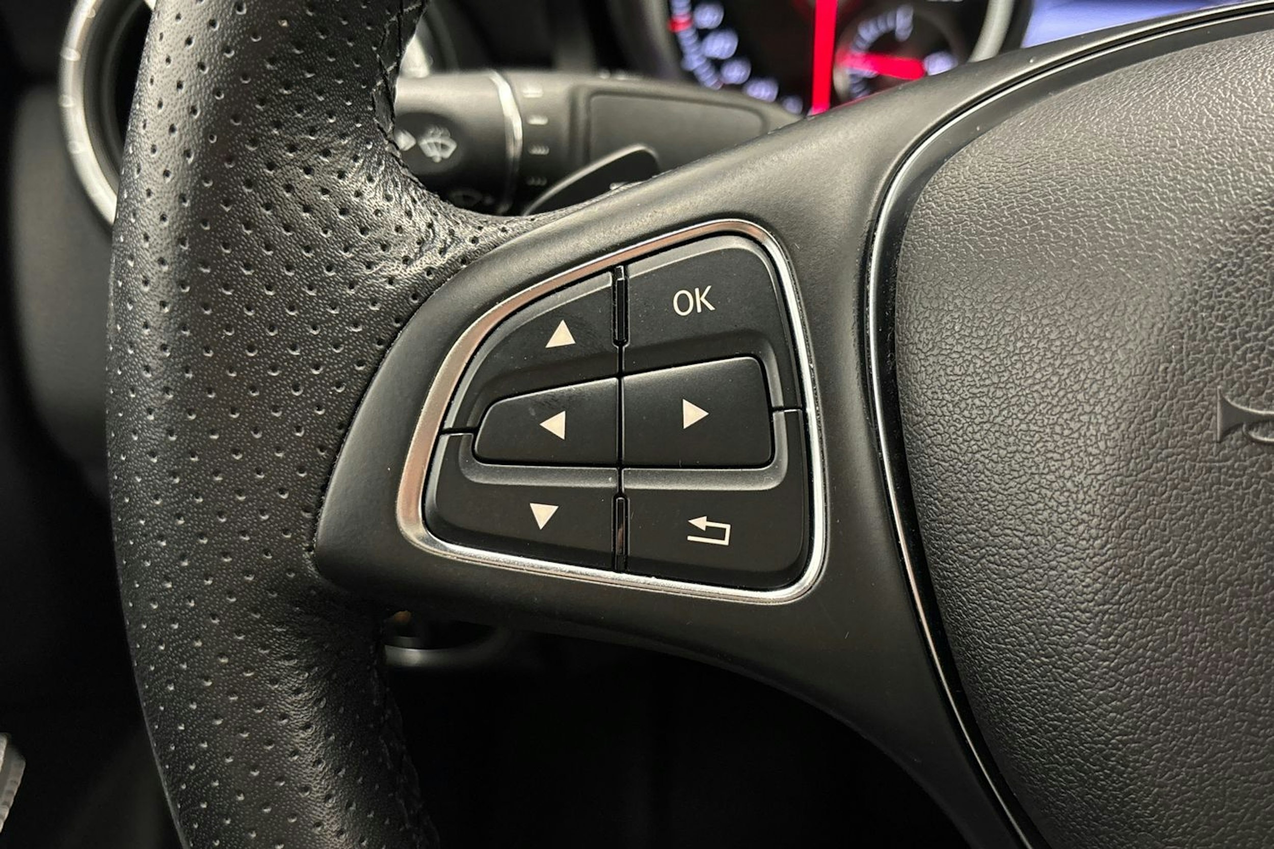 valkoinen Mercedes-Benz CLA 2017 kuva 16.