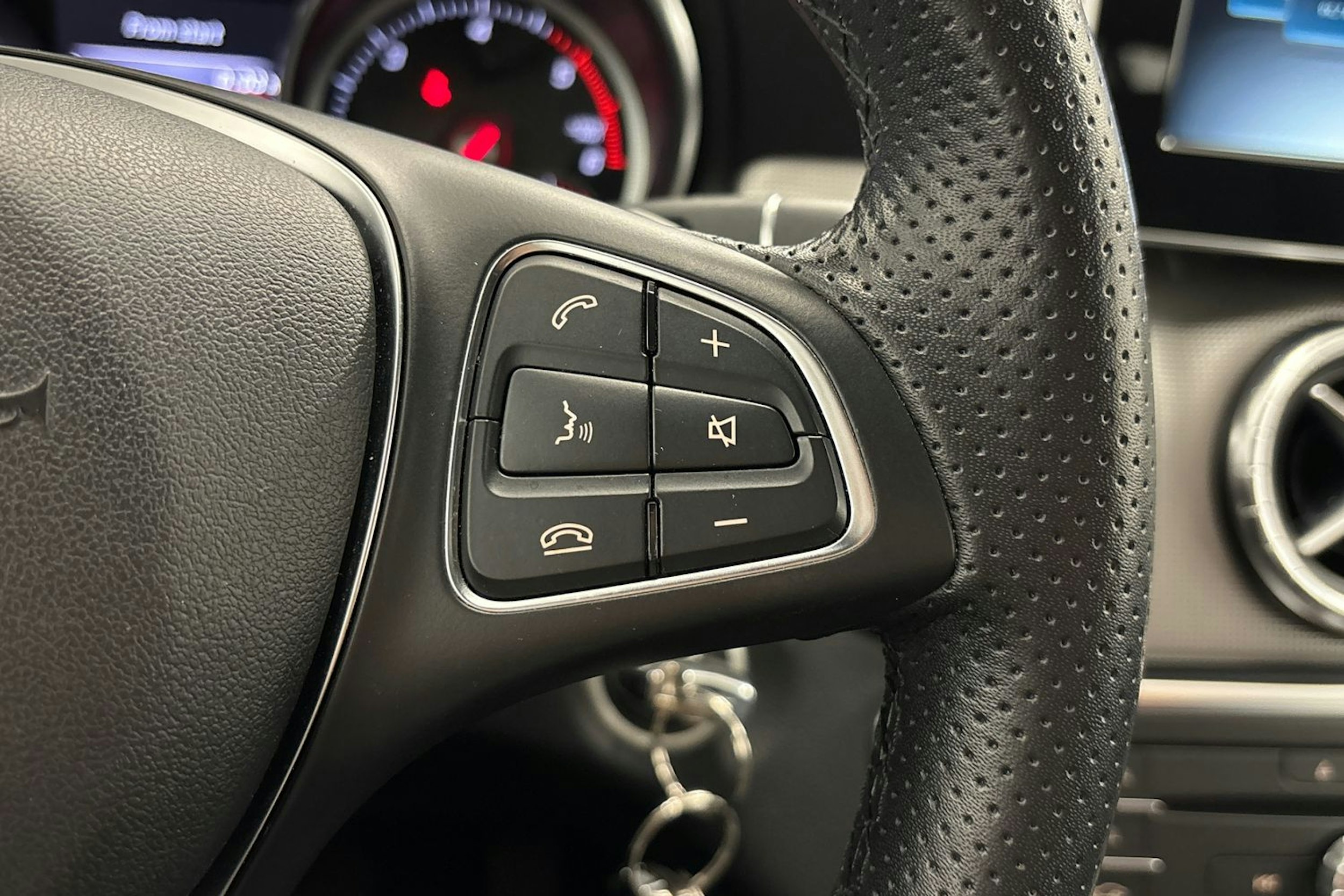 valkoinen Mercedes-Benz CLA 2017 kuva 17.