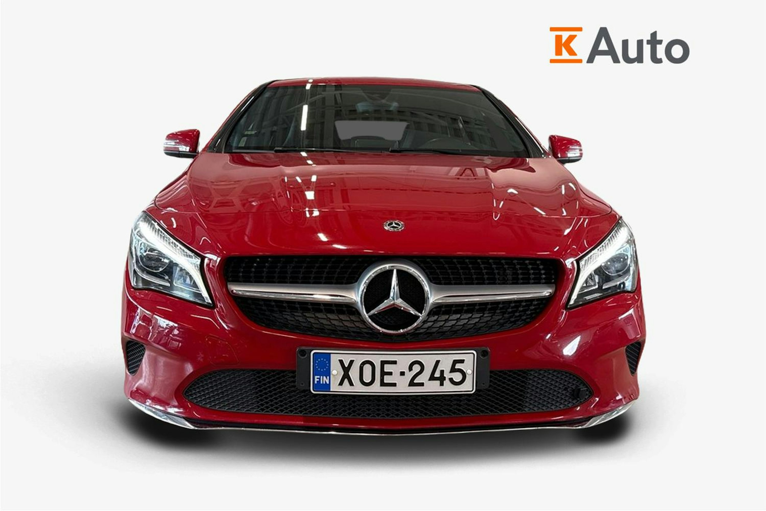punainen Mercedes-Benz CLA 2017 kuva 4.