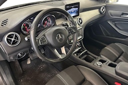 met. harmaa Mercedes-Benz CLA 2018 kuva 3.