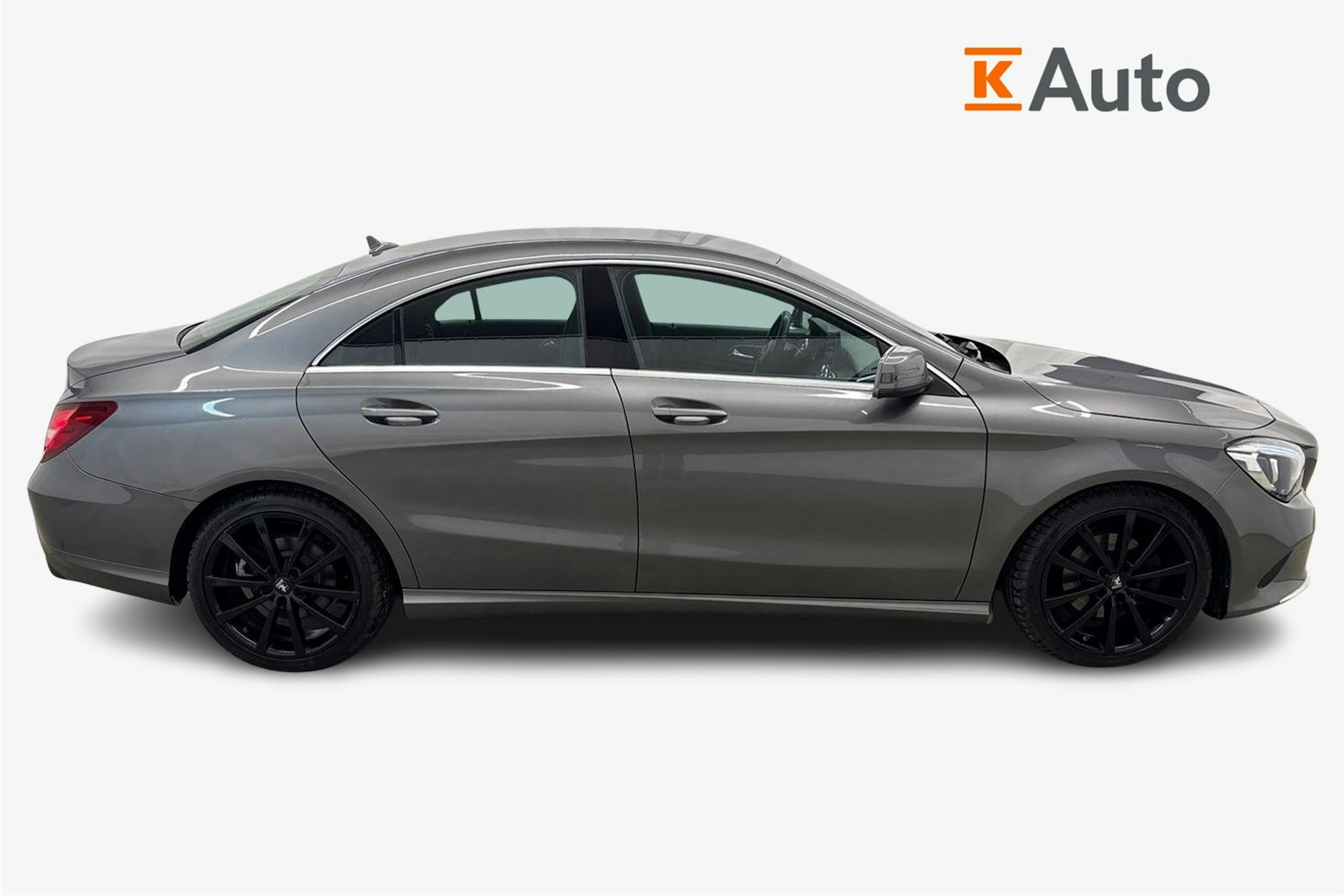 met. harmaa Mercedes-Benz CLA 2018 kuva 6.