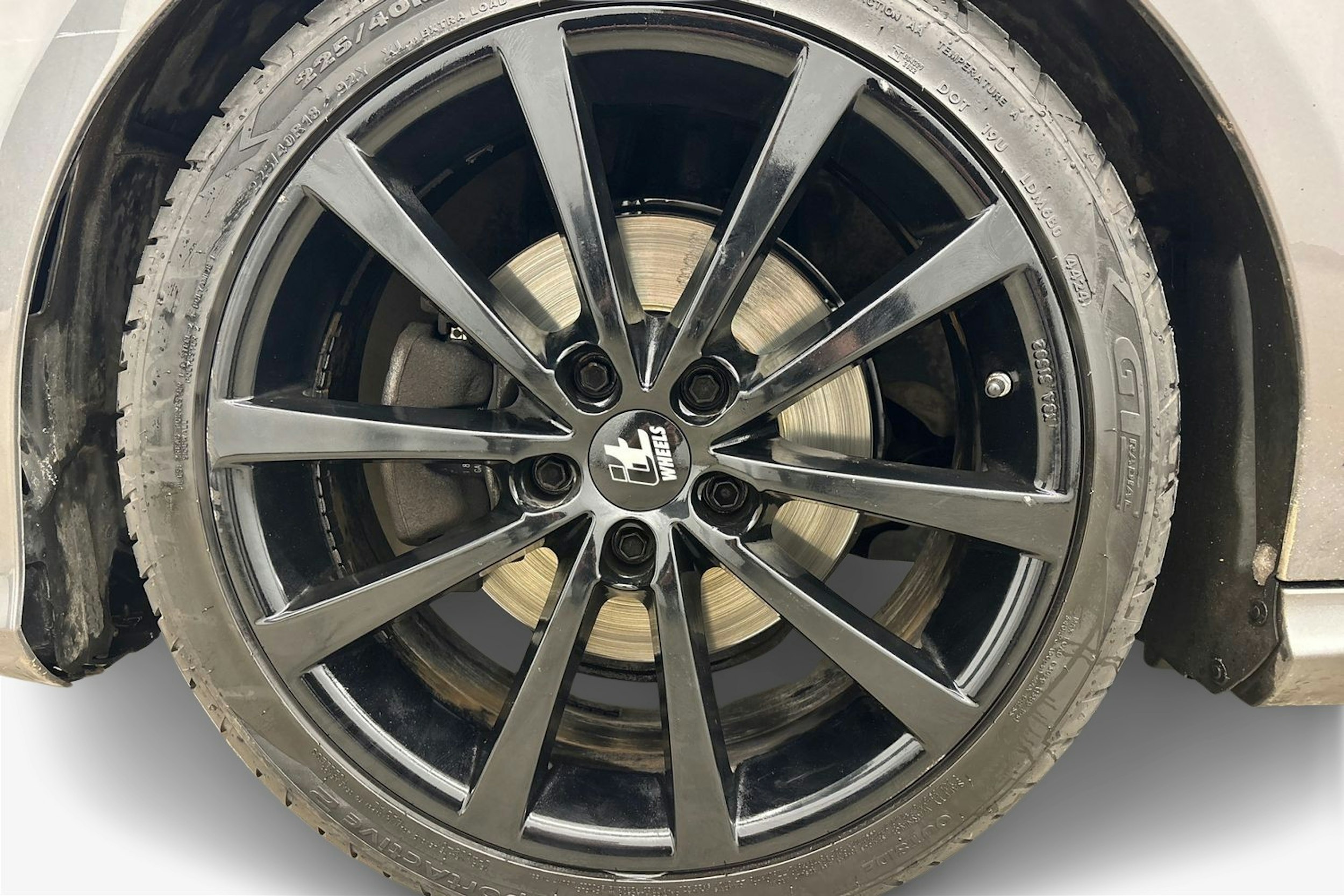 met. harmaa Mercedes-Benz CLA 2018 kuva 11.