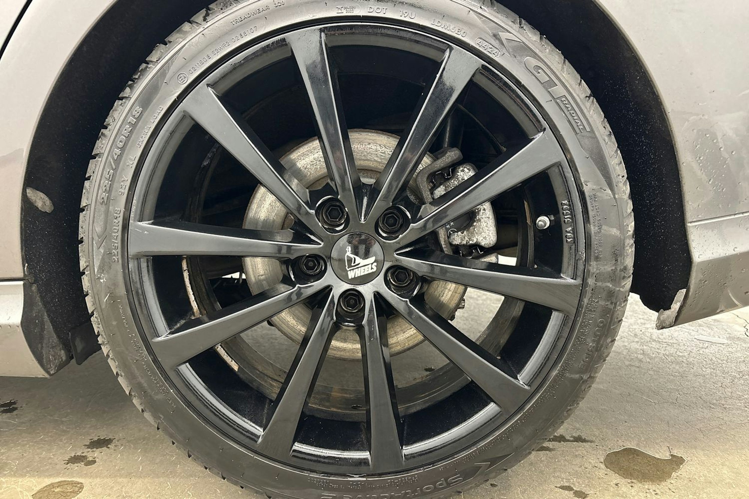 met. harmaa Mercedes-Benz CLA 2018 kuva 13.