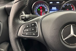 met. harmaa Mercedes-Benz CLA 2018 kuva 18.