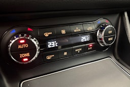 met. harmaa Mercedes-Benz CLA 2018 kuva 23.