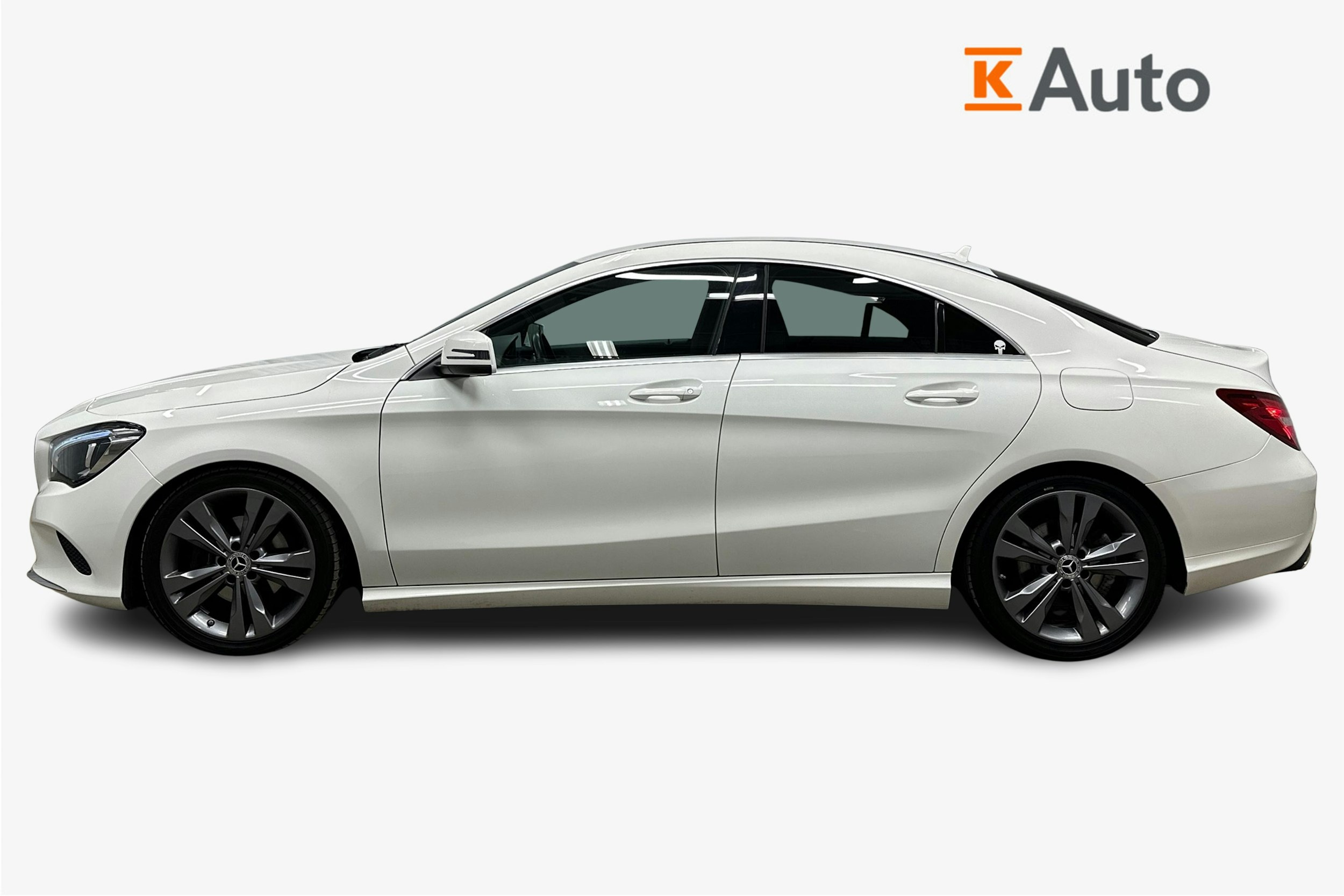 valkoinen Mercedes-Benz CLA 2018 kuva 6.