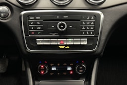 valkoinen Mercedes-Benz CLA 2018 kuva 17.