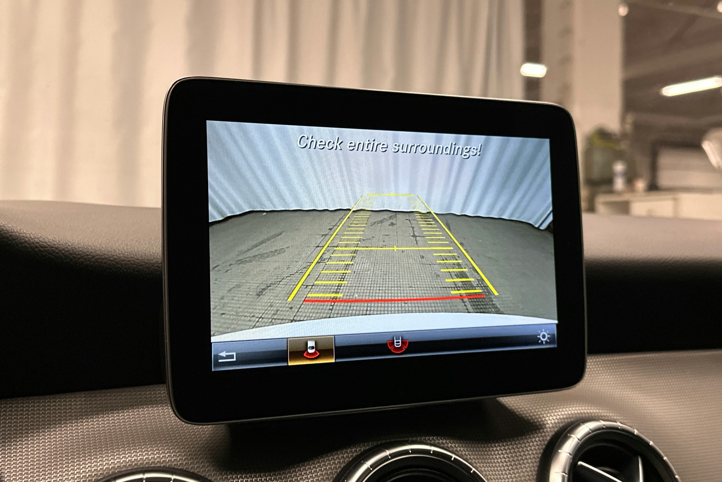 valkoinen Mercedes-Benz CLA 2018 kuva 23.