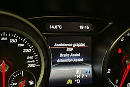 valkoinen Mercedes-Benz CLA 2018 kuva 24.