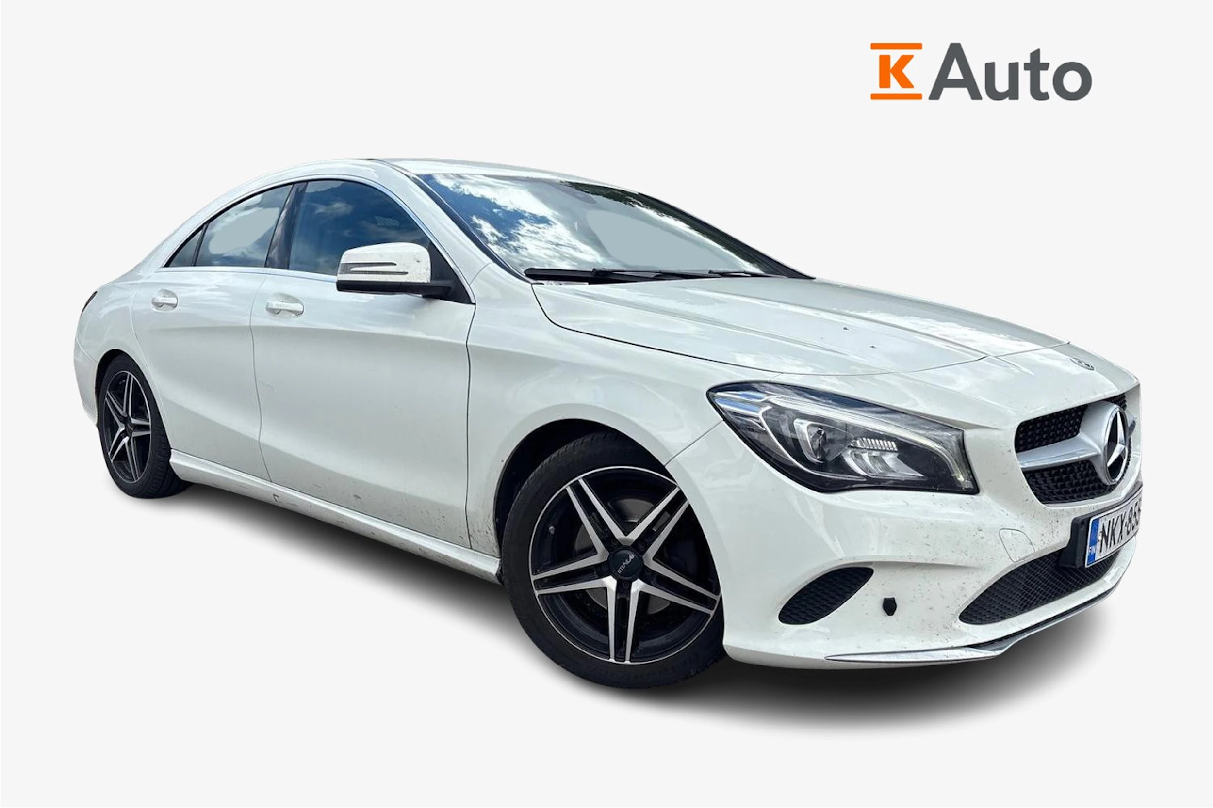 Valkoinen Mercedes-Benz CLA 2018 kuva 1.