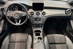 Valkoinen Mercedes-Benz CLA 2018 kuva 7.