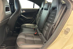 Valkoinen Mercedes-Benz CLA 2018 kuva 8.
