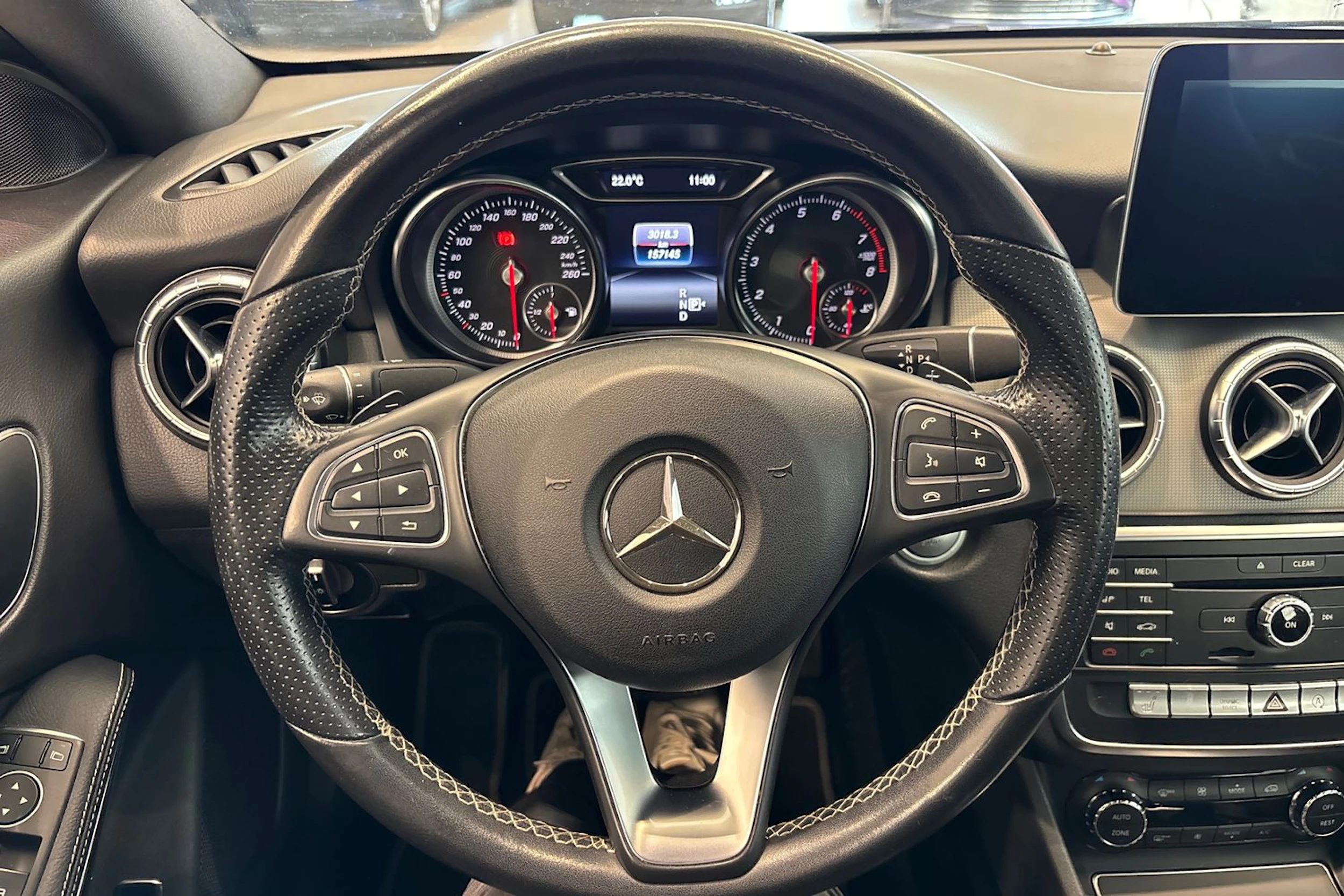 Valkoinen Mercedes-Benz CLA 2018 kuva 14.
