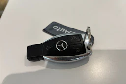 Valkoinen Mercedes-Benz CLA 2018 kuva 24.