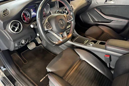 musta Mercedes-Benz CLA 2018 kuva 3.