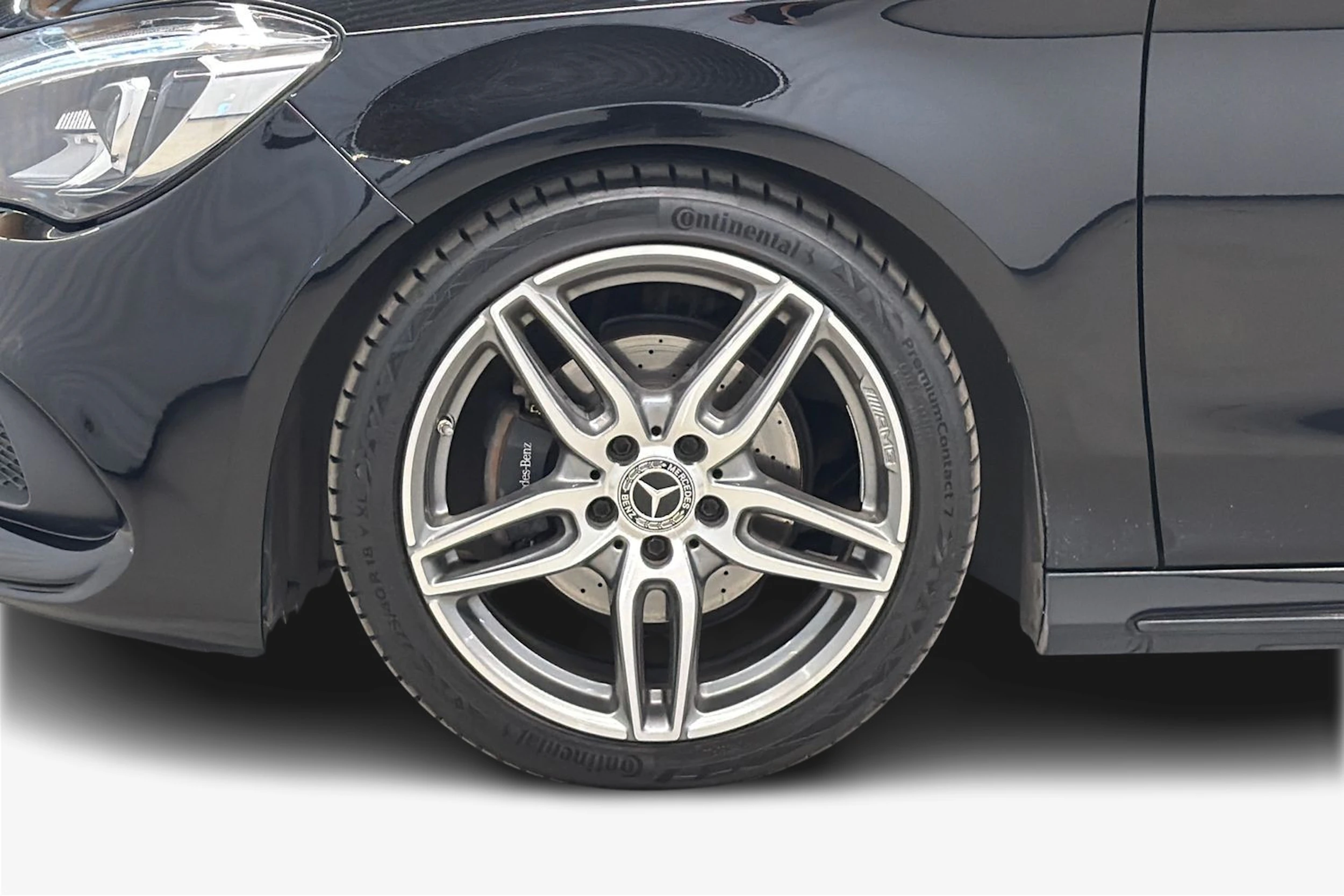 musta Mercedes-Benz CLA 2018 kuva 12.