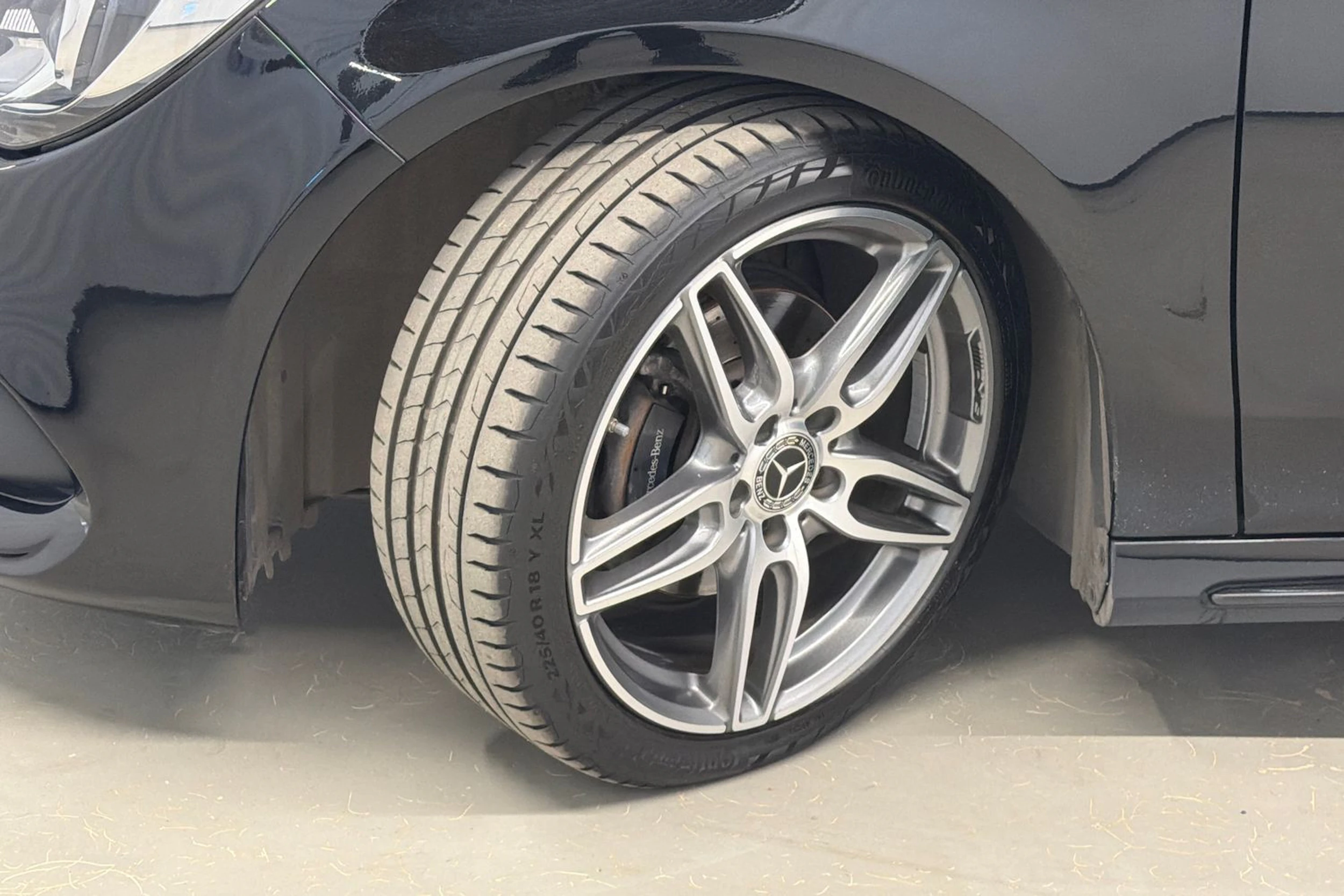 musta Mercedes-Benz CLA 2018 kuva 13.