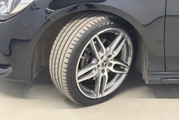 musta Mercedes-Benz CLA 2018 kuva 13.