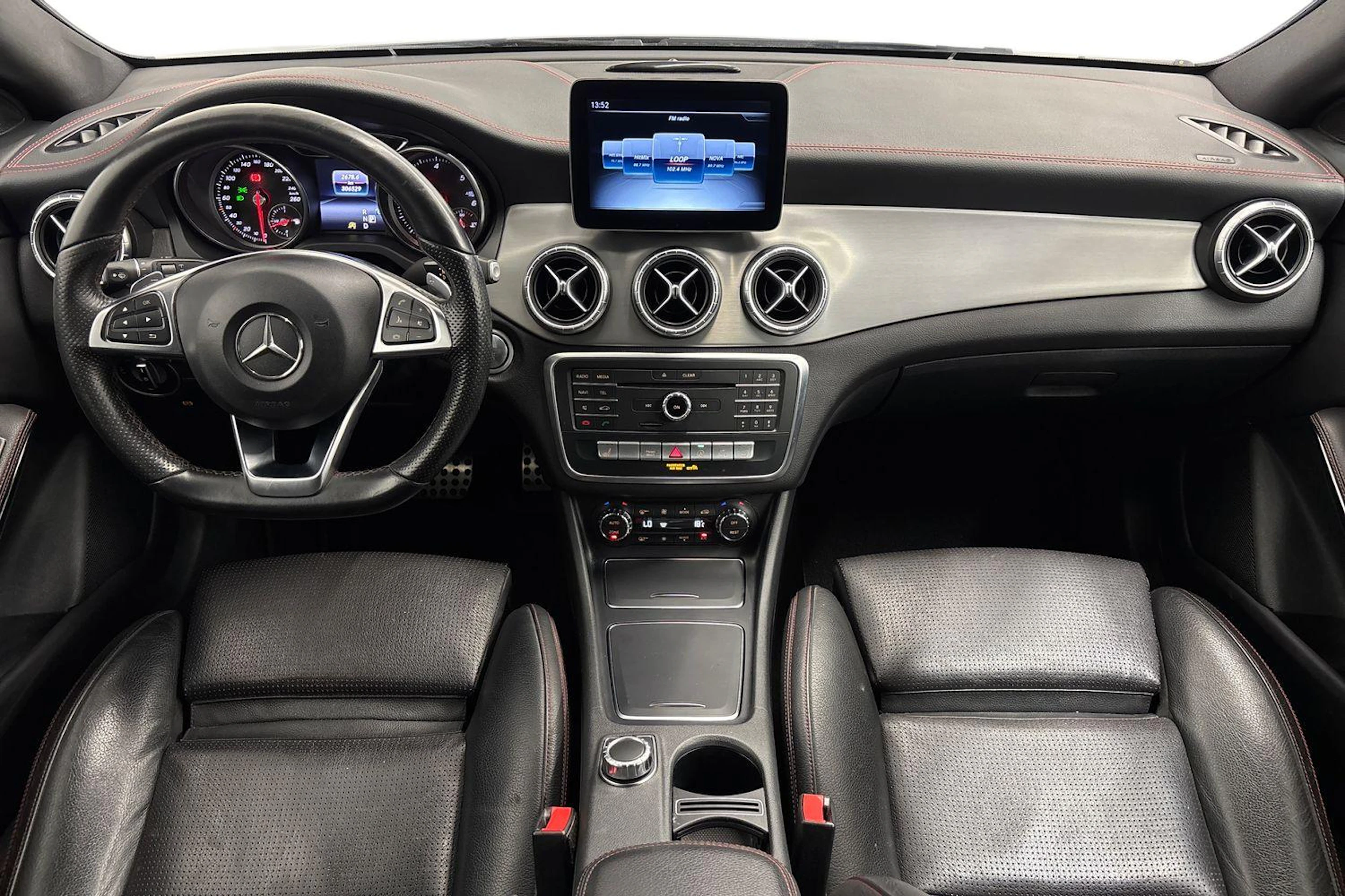Harmaa Mercedes-Benz CLA 2018 kuva 7.