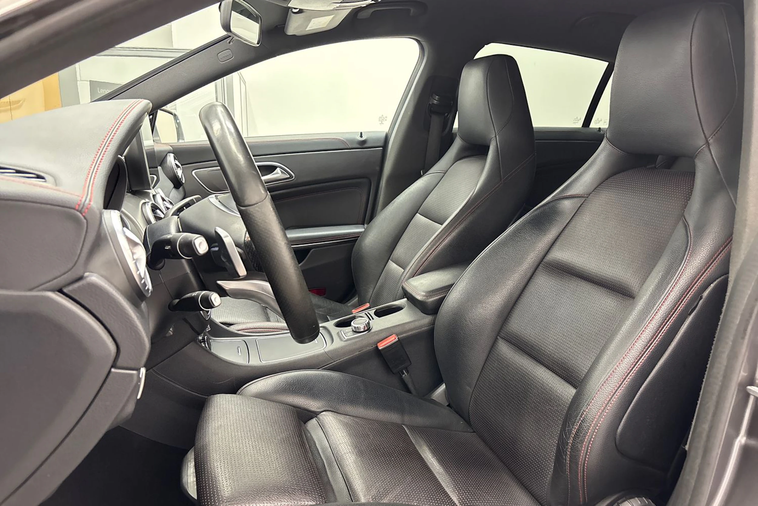 Harmaa Mercedes-Benz CLA 2018 kuva 11.