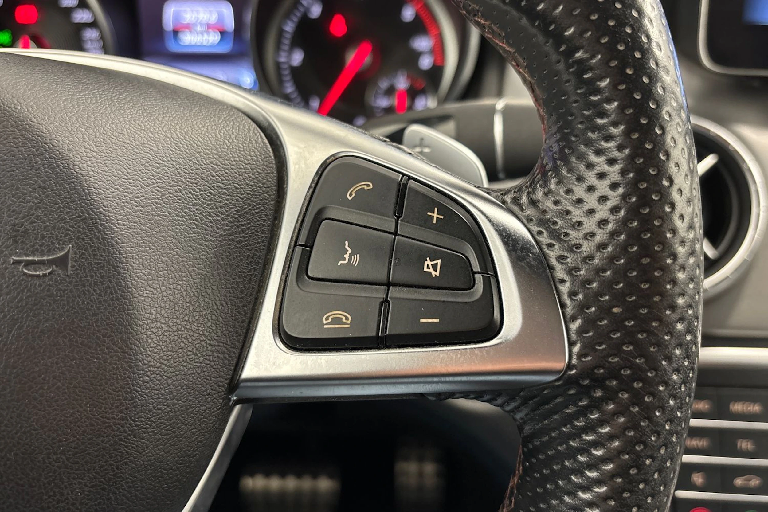 Harmaa Mercedes-Benz CLA 2018 kuva 14.