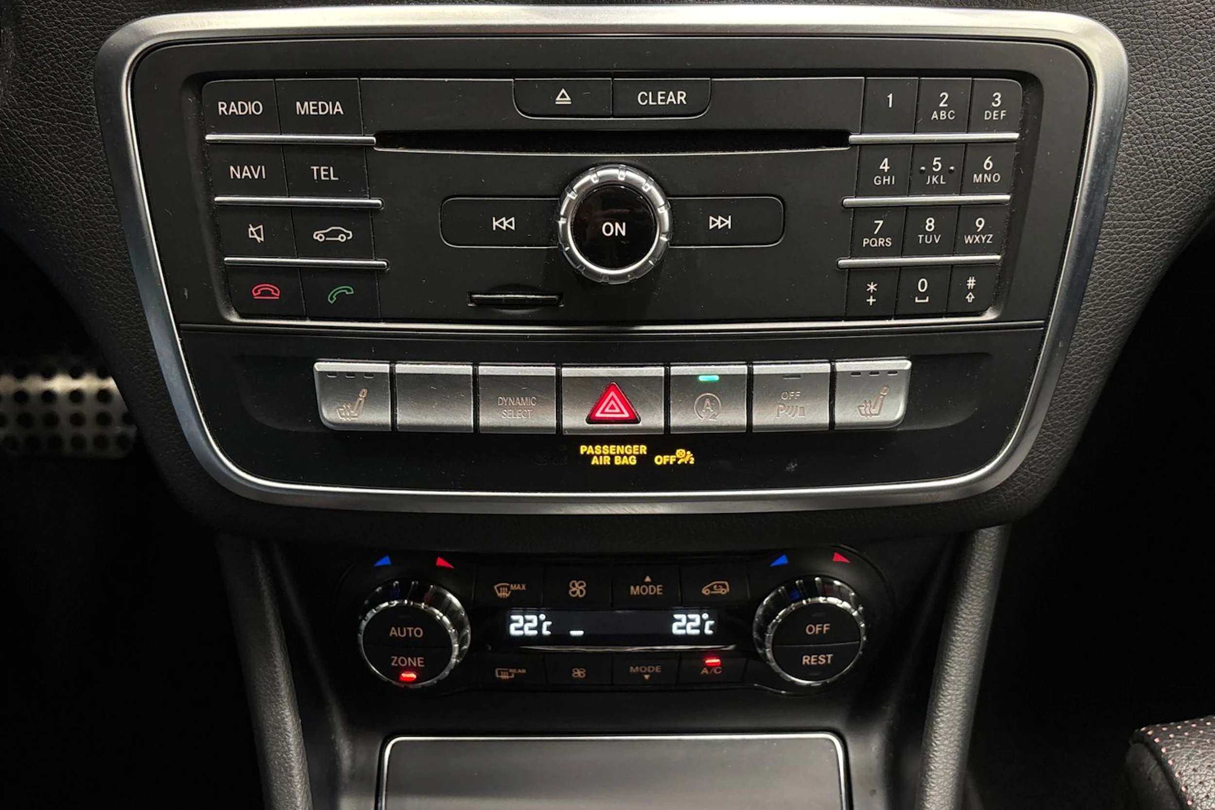 Harmaa Mercedes-Benz CLA 2018 kuva 18.