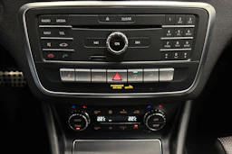 Harmaa Mercedes-Benz CLA 2018 kuva 18.